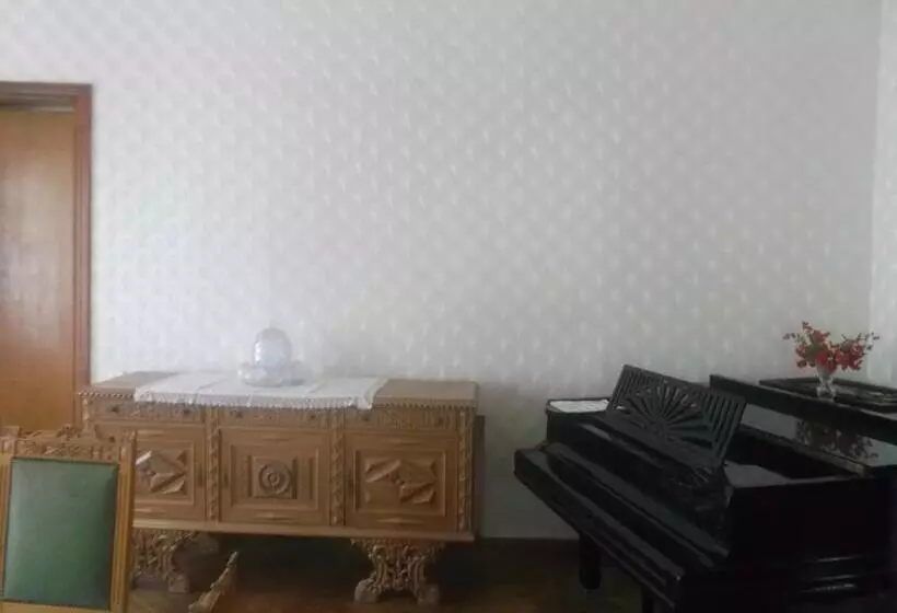 پانسیون Stone House