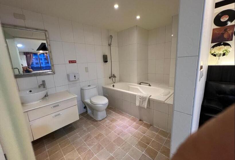 هاستل Joy Garden