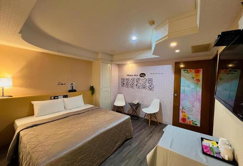 هاستل Joy Garden