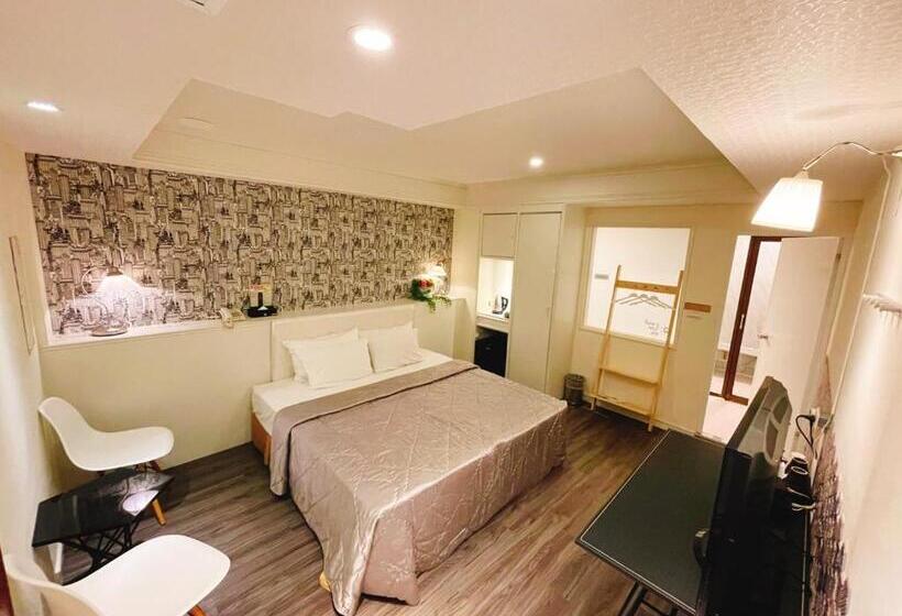 هاستل Joy Garden