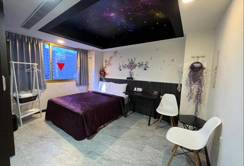 هاستل Joy Garden