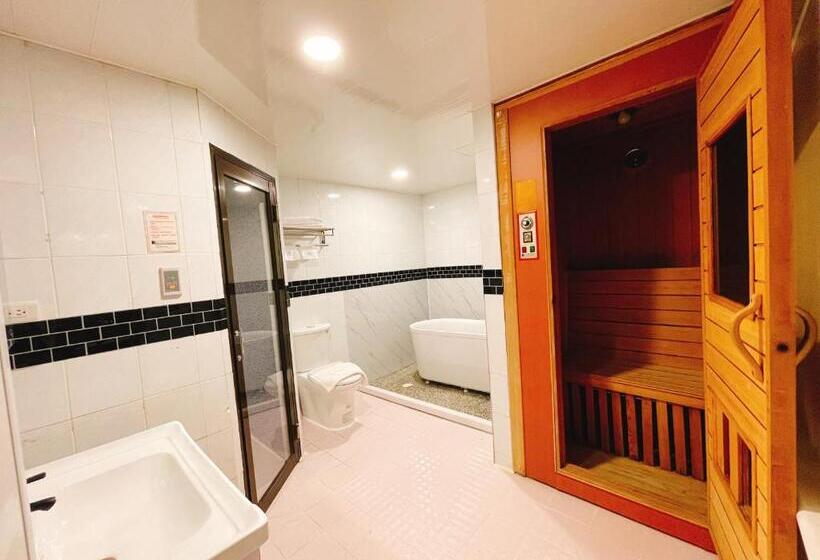 هاستل Joy Garden