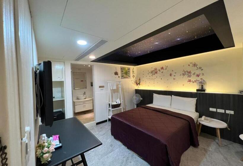 هاستل Joy Garden