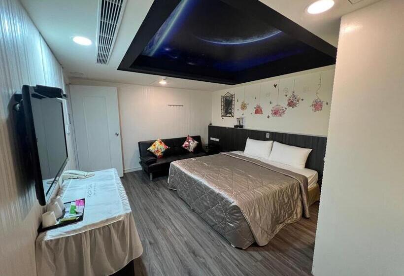 هاستل Joy Garden