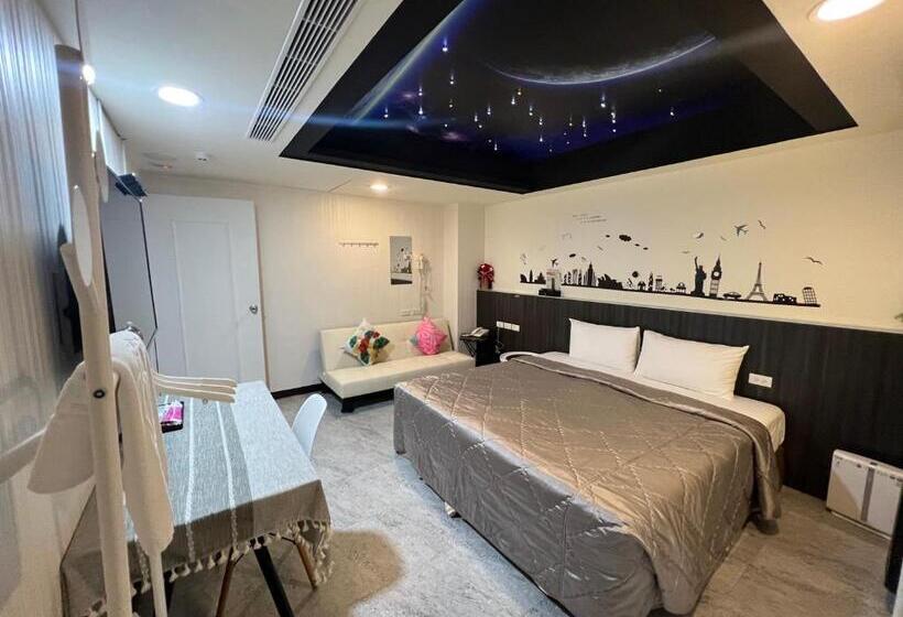 هاستل Joy Garden