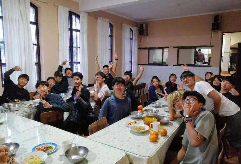 تختخواب و صبحانه Casa Treveris   Non Profit Hostel