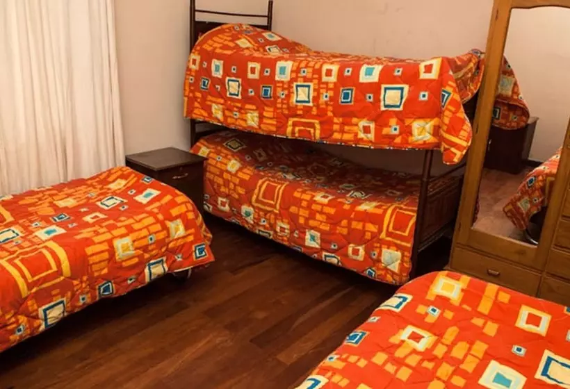 تختخواب و صبحانه Casa Treveris   Non Profit Hostel