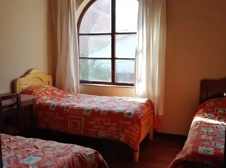 تختخواب و صبحانه Casa Treveris   Non Profit Hostel