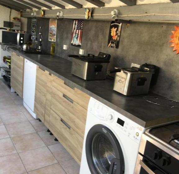 مبيت وإفطار Chambres De Valérie