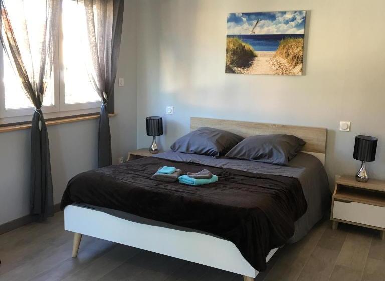 مبيت وإفطار Chambres De Valérie