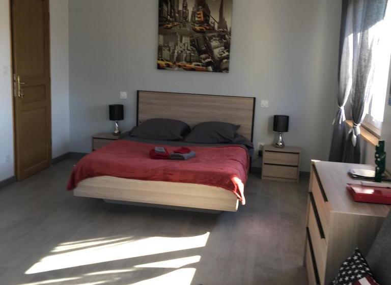 مبيت وإفطار Chambres De Valérie