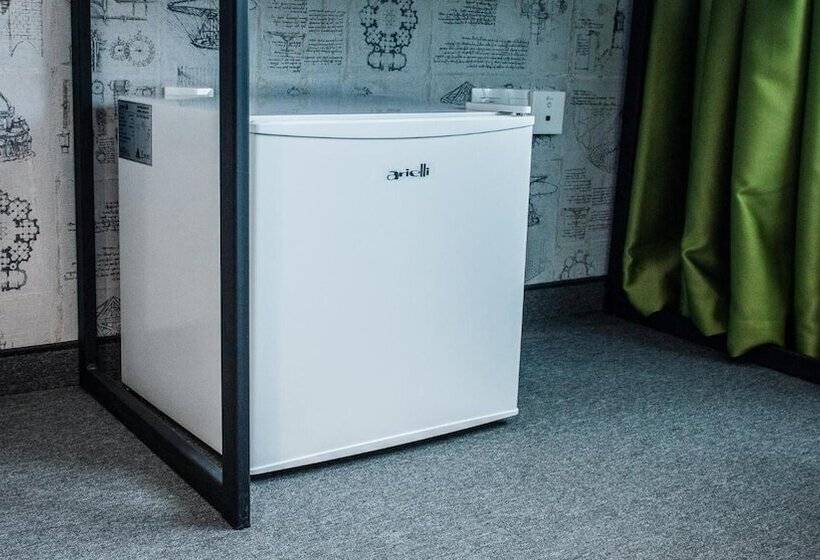 A&m Hotel With Free Parking