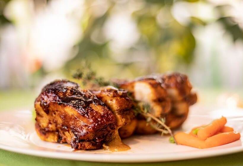 A&m Hotel With Free Parking