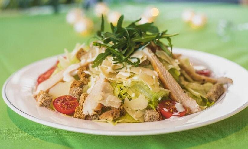 A&m Hotel With Free Parking