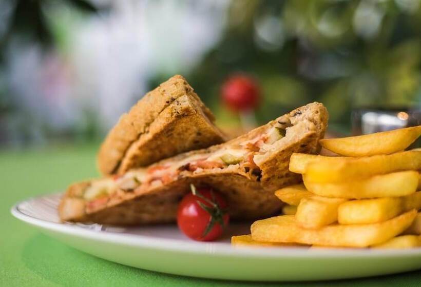 A&m Hotel With Free Parking