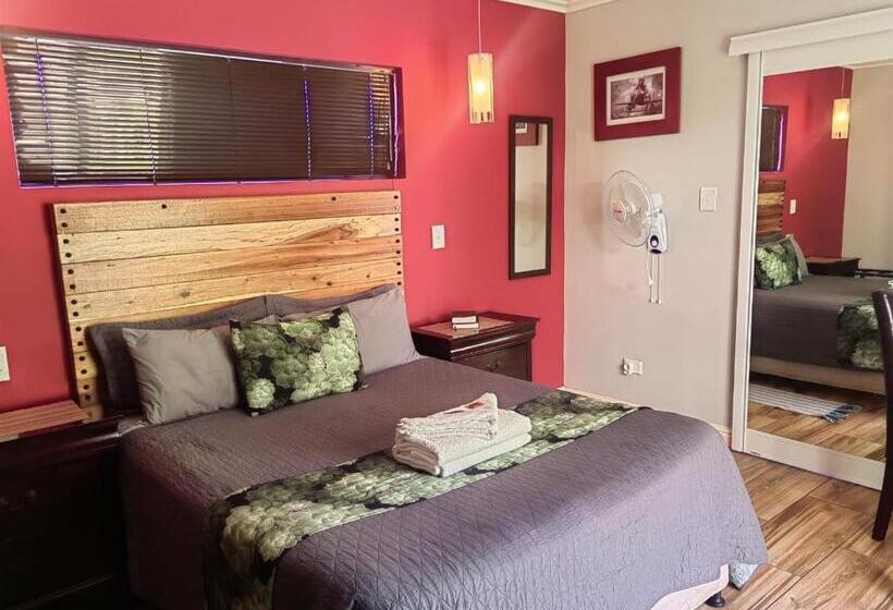 פנסיון @47 Galpin