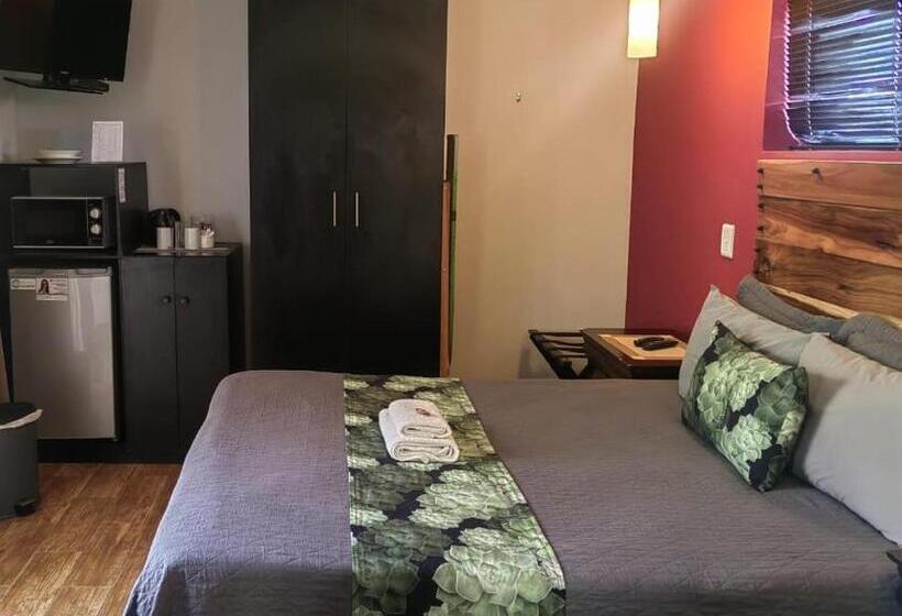 פנסיון @47 Galpin