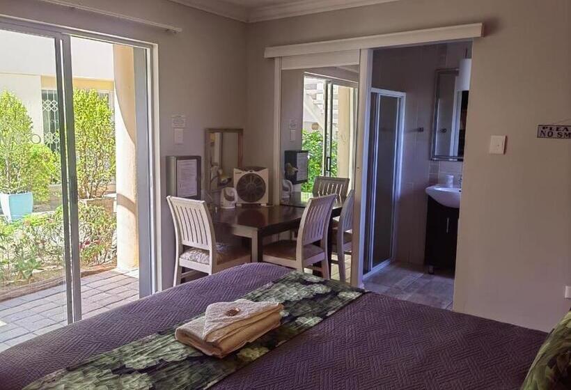 פנסיון @47 Galpin