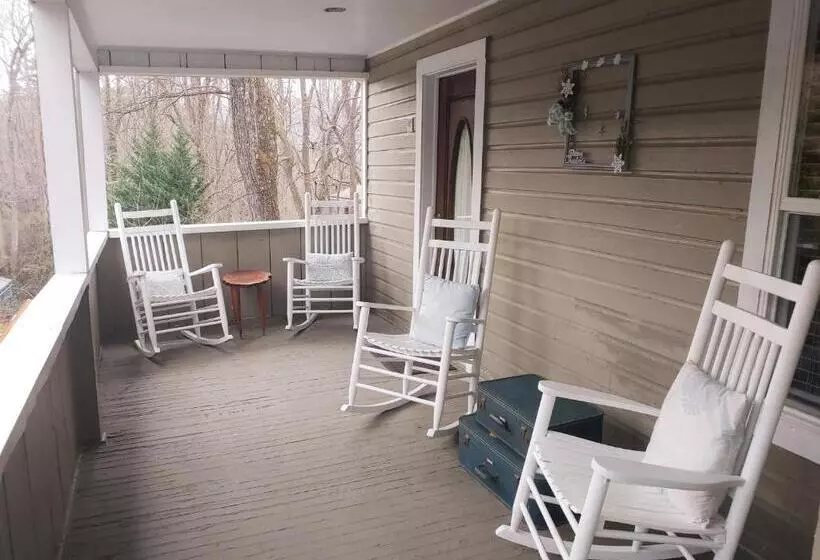 Majatalo Mckinley Edwards Inn