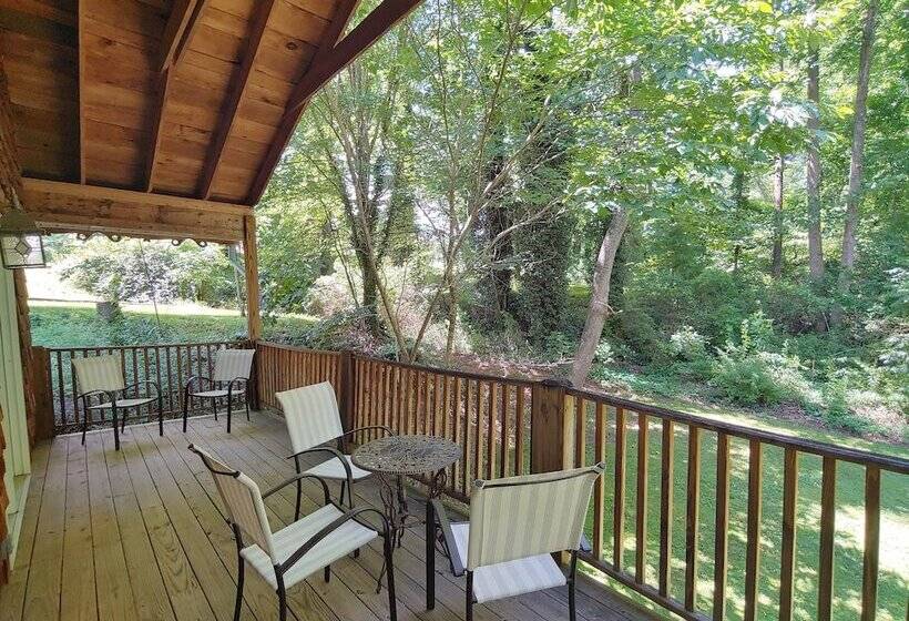 פנסיון Mckinley Edwards Inn