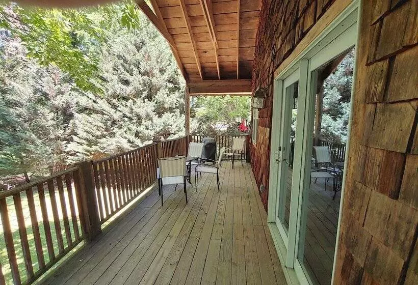 Majatalo Mckinley Edwards Inn