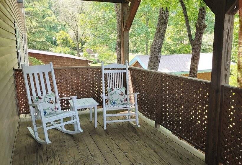 פנסיון Mckinley Edwards Inn