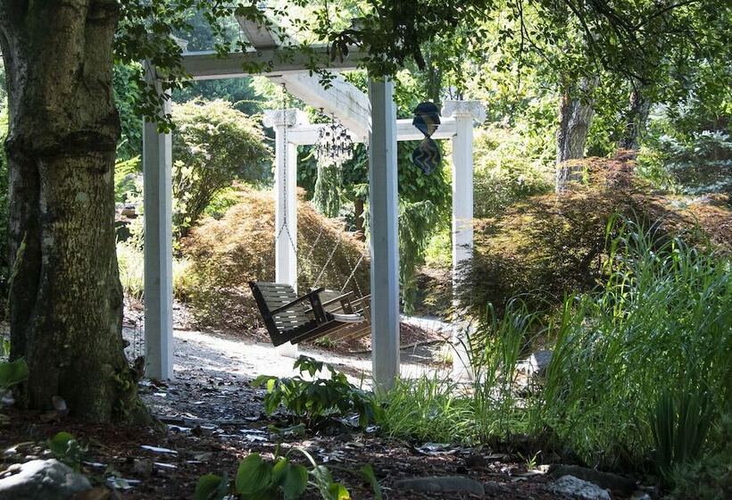 פנסיון Mckinley Edwards Inn