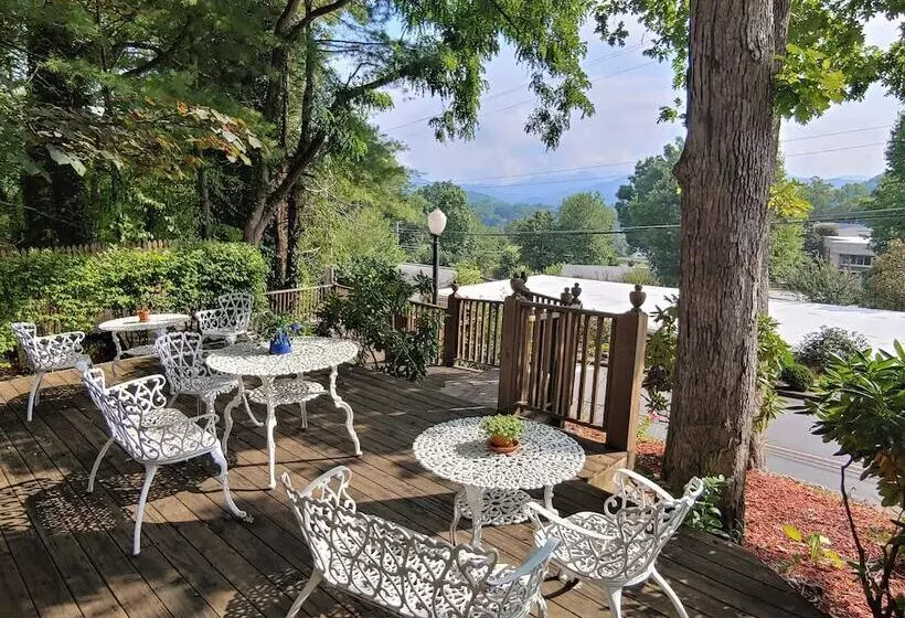 Majatalo Mckinley Edwards Inn