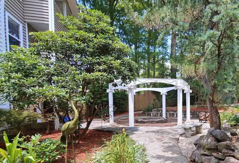 Majatalo Mckinley Edwards Inn