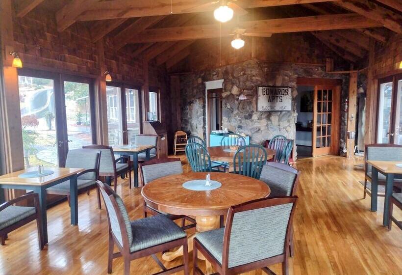 פנסיון Mckinley Edwards Inn