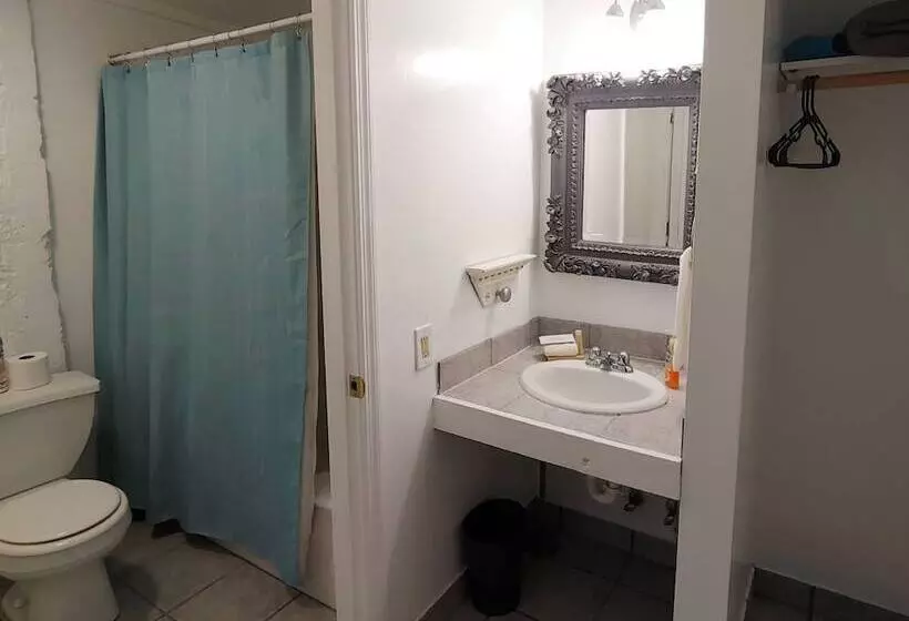 Majatalo Mckinley Edwards Inn