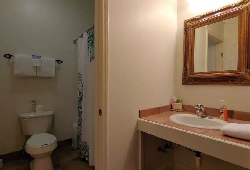 Majatalo Mckinley Edwards Inn