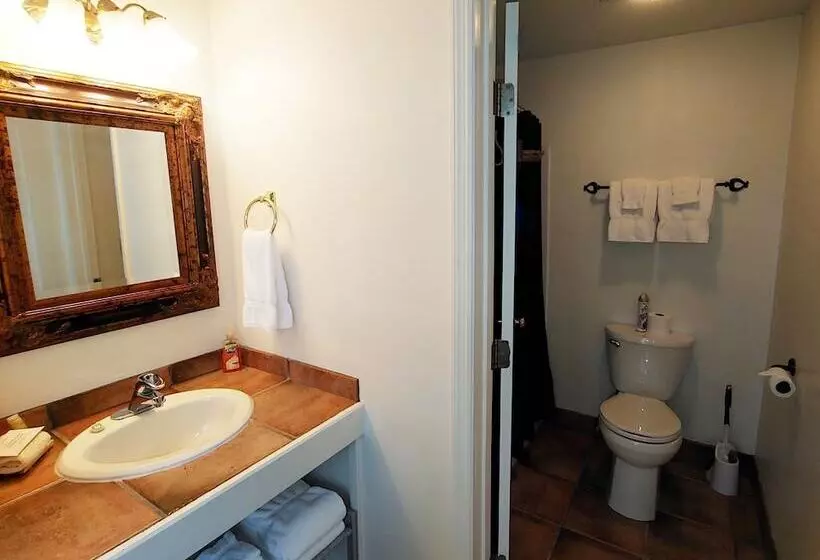 Majatalo Mckinley Edwards Inn