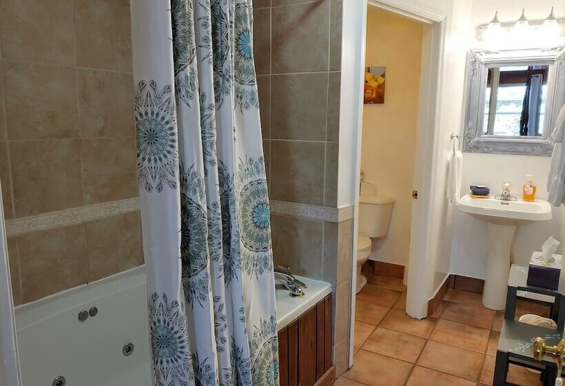 פנסיון Mckinley Edwards Inn