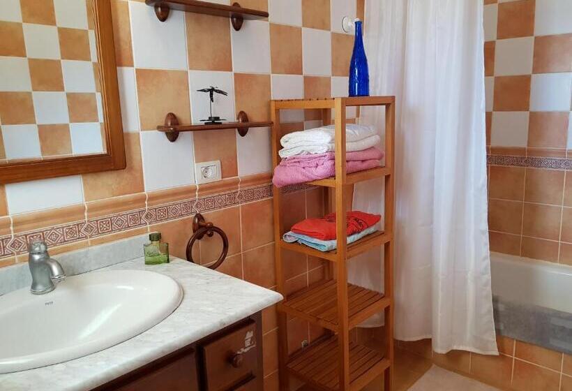 پانسیون The Magic Dragonfly!