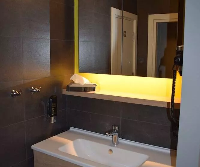 هتل House Of Records