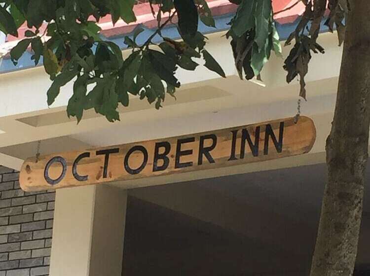 هتل October Inn