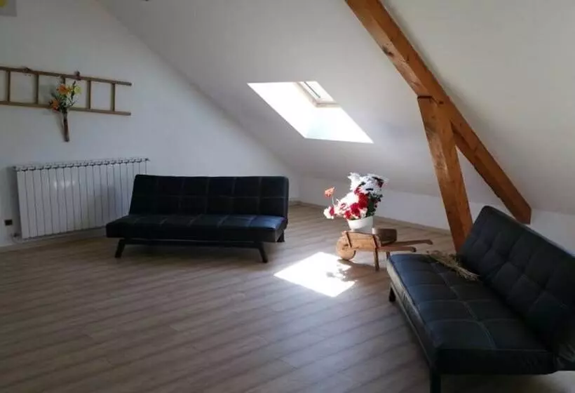 Retkeilymaja Gite De La Draye