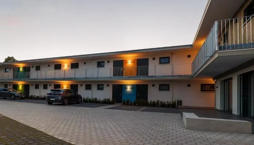 Boarding & House T24