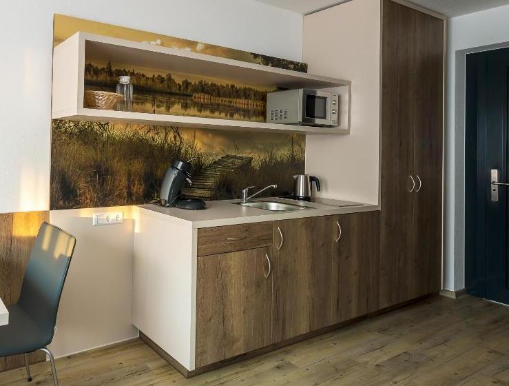 Boarding & House T24