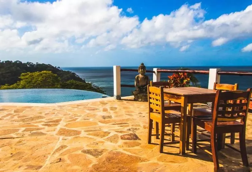 Hotelli Buddha Roc Beach Resort