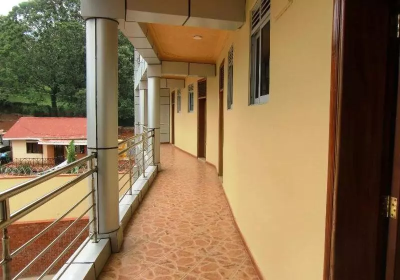 Otel Dot Com Entebbe