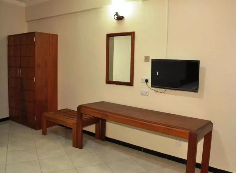 Otel Dot Com Entebbe