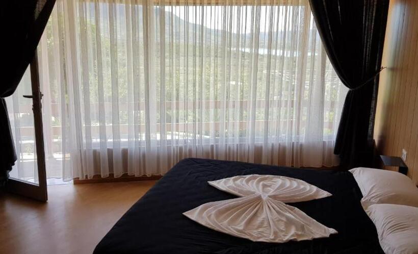 Отель Hylli I Drites