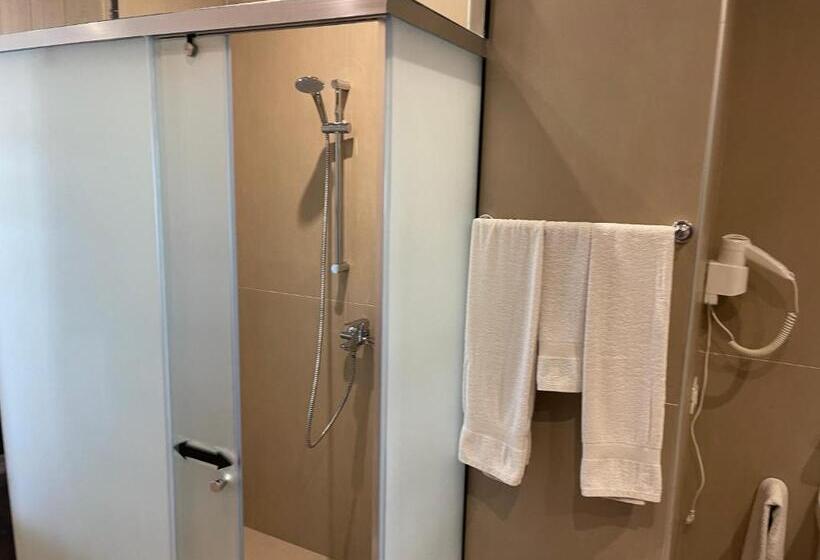 Отель Hylli I Drites