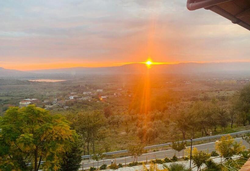 Отель Hylli I Drites