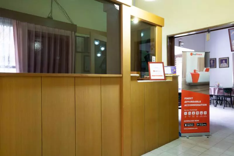 ペンション Reddoorz Plus Near Brawijaya Museum