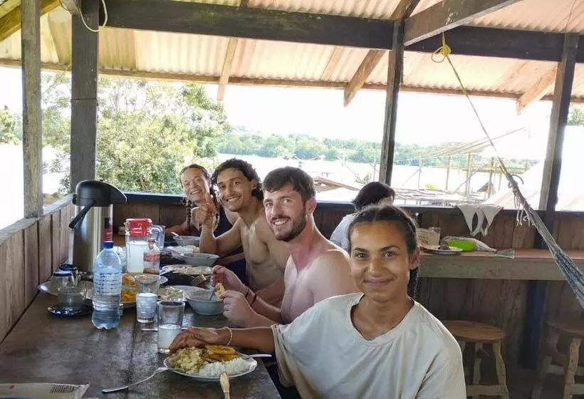 Retkeilymaja Hospedaje Y Tours Reina Arriera Amazonas Colombia