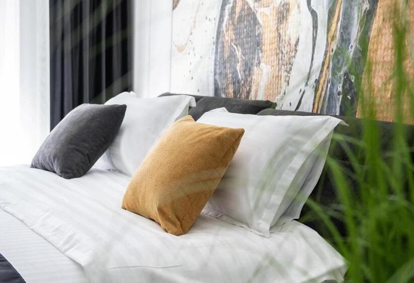 West Residence Apartments