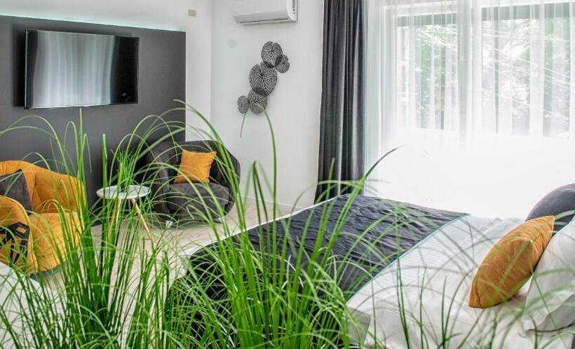 West Residence Apartments